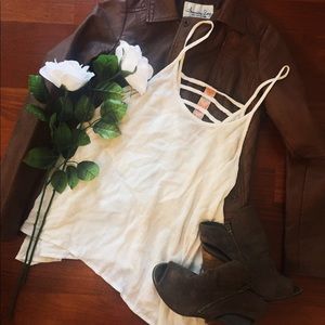 Mossimo white tank or tunic with cute back